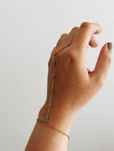 Carregar imagem no visualizador da galeria, STONE HAND CHAIN
