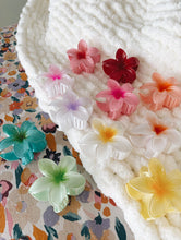 Load image into Gallery viewer, PLUMERIA HAIR CLIP
