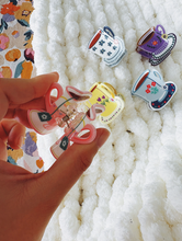 Carregar imagem no visualizador da galeria, TEA CUP HAIR CLIP
