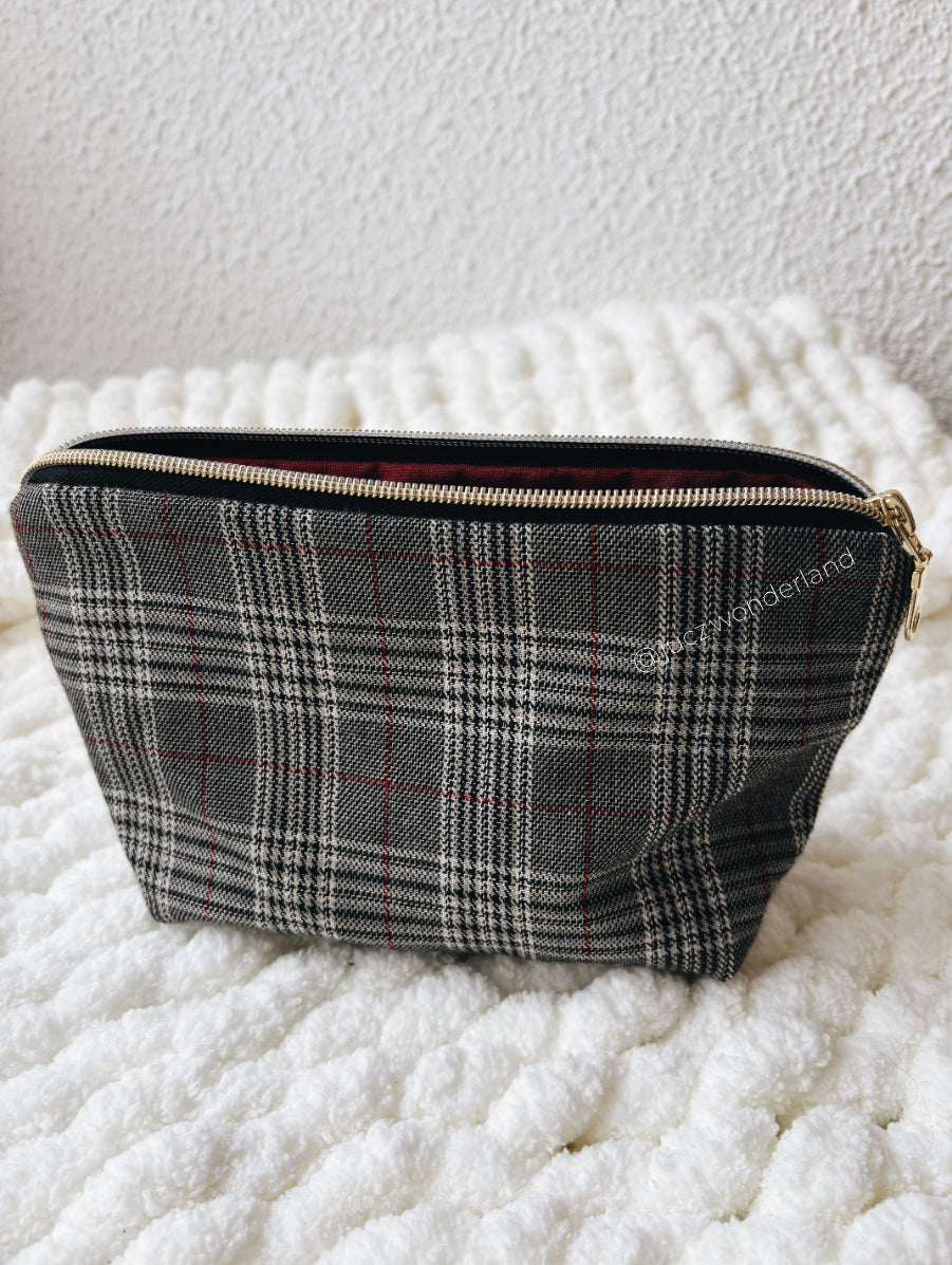 POUCH - CLASSIC GREY IRISH CHESS