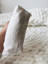 Carregar imagem no visualizador da galeria, POUCH - HOT GIRLS CRY TOO
