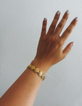 Load image into Gallery viewer, SHELLS CUFF BRACELET
