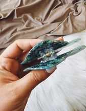 Carregar imagem no visualizador da galeria, TURTLE HAIR CLIP
