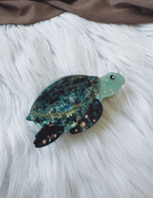 Carregar imagem no visualizador da galeria, TURTLE HAIR CLIP
