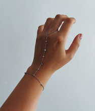 Load image into Gallery viewer, SPARKLE HAND CHAIN
