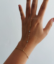 Load image into Gallery viewer, SPARKLE HAND CHAIN
