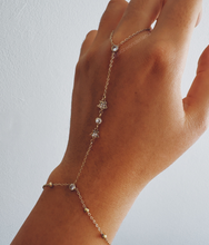Carregar imagem no visualizador da galeria, STARS HAND CHAIN
