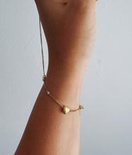 Load image into Gallery viewer, HEART HAND CHAIN
