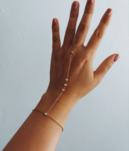 Load image into Gallery viewer, DELICATE ROUND SPARKLE HAND CHAIN

