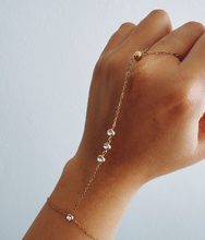 Load image into Gallery viewer, DELICATE ROUND SPARKLE HAND CHAIN
