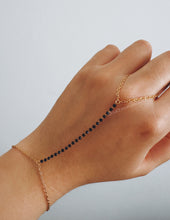 Load image into Gallery viewer, DAINTY STONES HAND CHAIN
