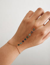 Load image into Gallery viewer, FLOWER HAND CHAIN
