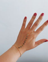 Load image into Gallery viewer, FLOWER HAND CHAIN

