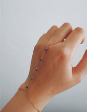 Load image into Gallery viewer, STONE HAND CHAIN
