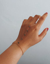 Load image into Gallery viewer, STONE HAND CHAIN

