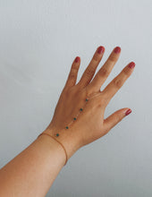 Load image into Gallery viewer, STONE HAND CHAIN
